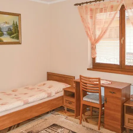 Six Bedroom Holiday In *
