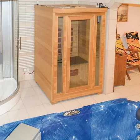 Six Bedroom Holiday In Stará Bystrica